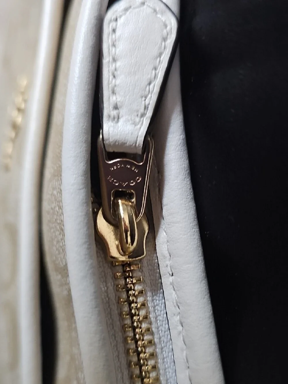 NWOT Coach Beige and Cream Signature Crossbody Bag